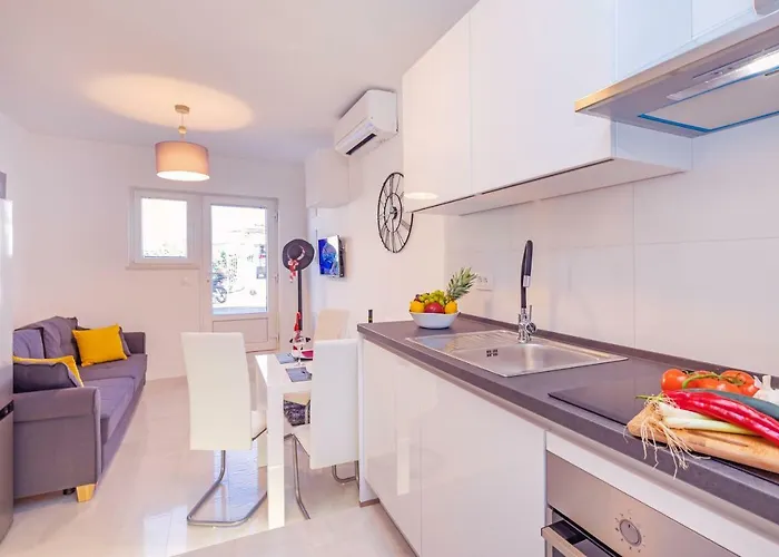 Sendi 5 Min From The Apartment