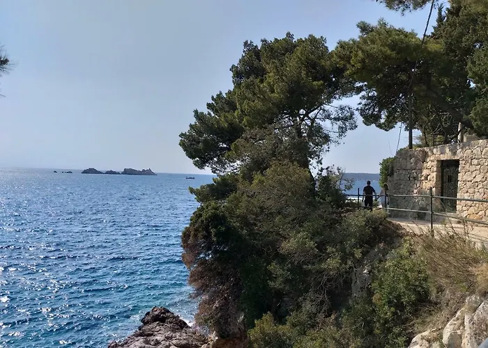 Sendi 5 Min From The *