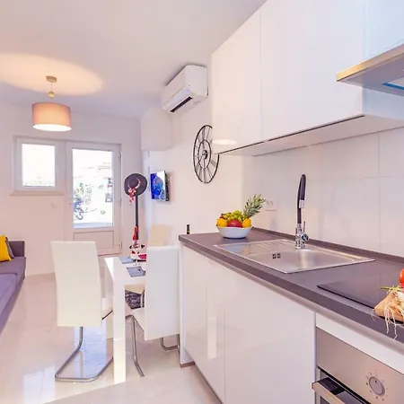 Sendi 5 Min From The Appartement