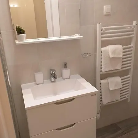 Sendi 5 Min From The *